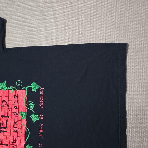 Fruit Of The Loom - Roger Waters 2012 Wrigley Field T-Shirt Pink Floyd Size XL - Picture 5 of 16